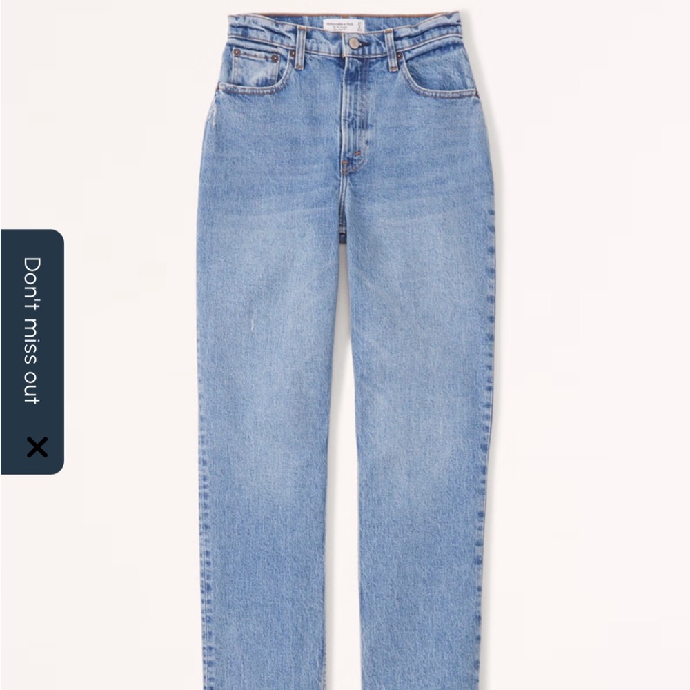 Abercrombie Curve Love ’90s Straight Ultra High Rise Jeans 26 / 2R Light Wash